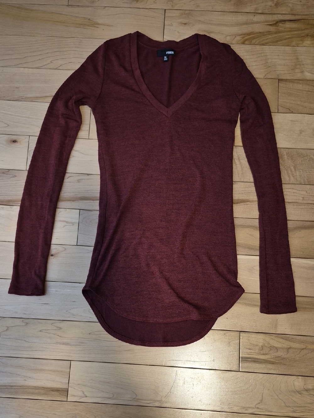 Wilfred Free Wormen's Size XS Long Sleeve V-Neck Top - Wine